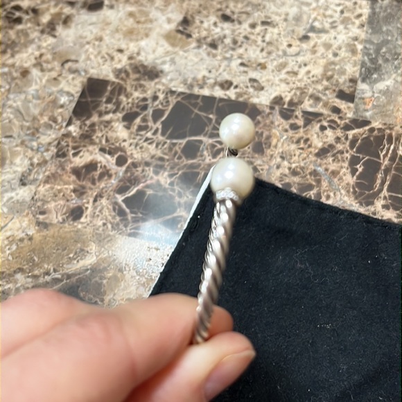 David Yurman 18K white gold diamond and pearl cuff bracelet - Picture 6 of 6